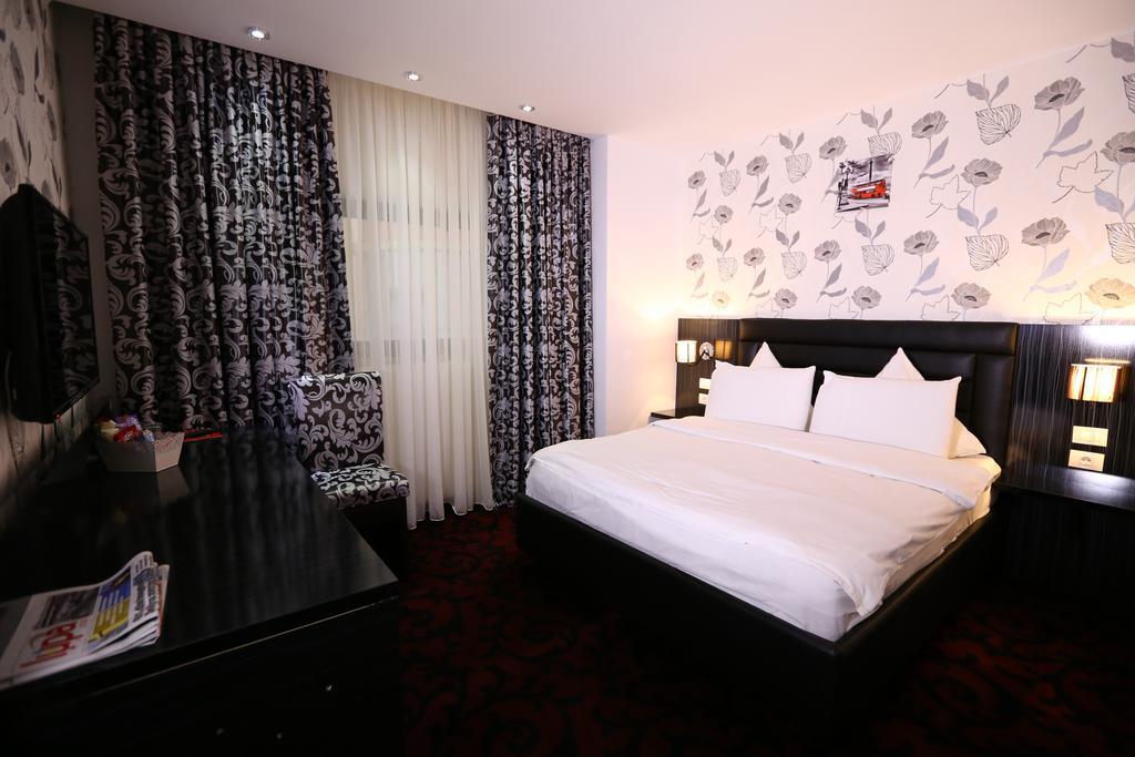 Hotel Articus Craiova Exterior foto