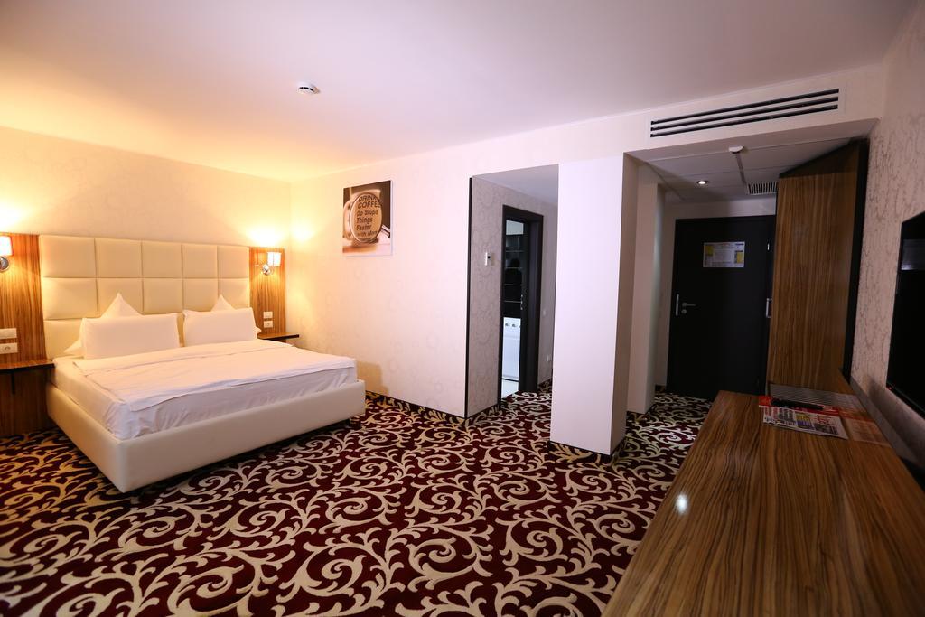 Hotel Articus Craiova Exterior foto