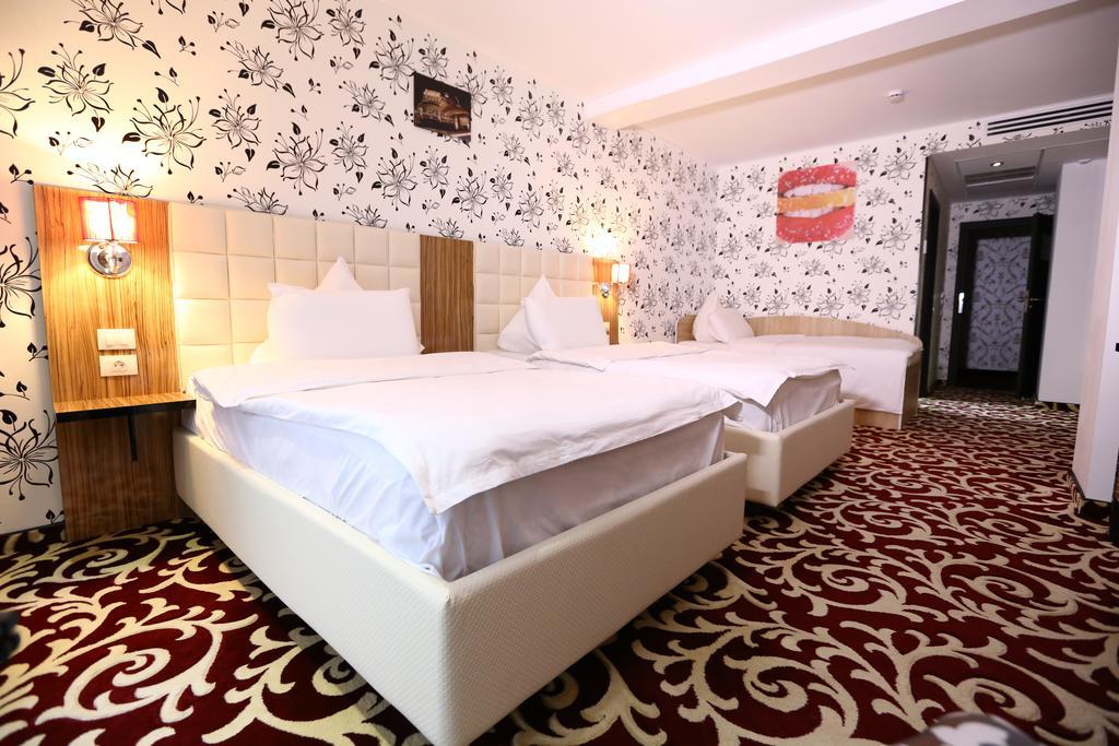 Hotel Articus Craiova Exterior foto
