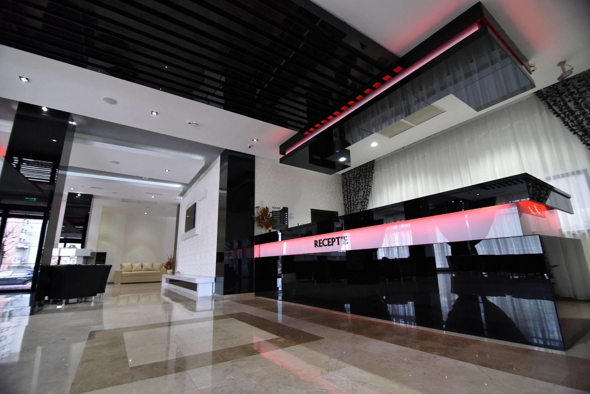 Hotel Articus Craiova Exterior foto